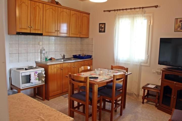 Guesthouse "Athina" Elliniko  Dış mekan fotoğraf